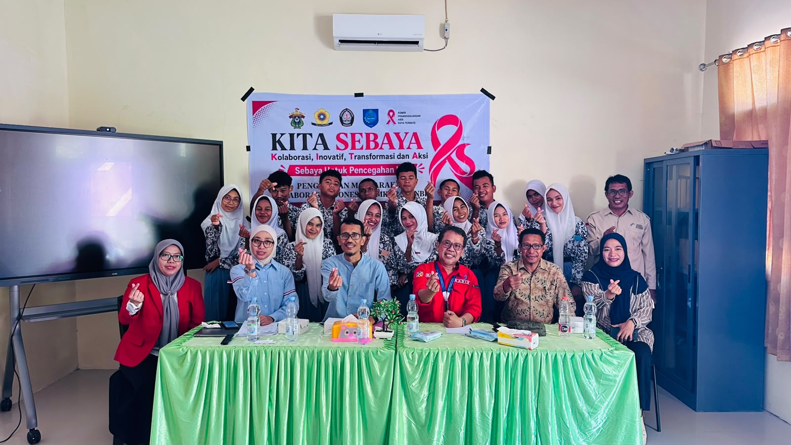 Undip, Unhas dan Unsri Cetak Konselor Sebaya di Pulau Hiri untuk Perkuat Pencegahan HIV/AIDS
